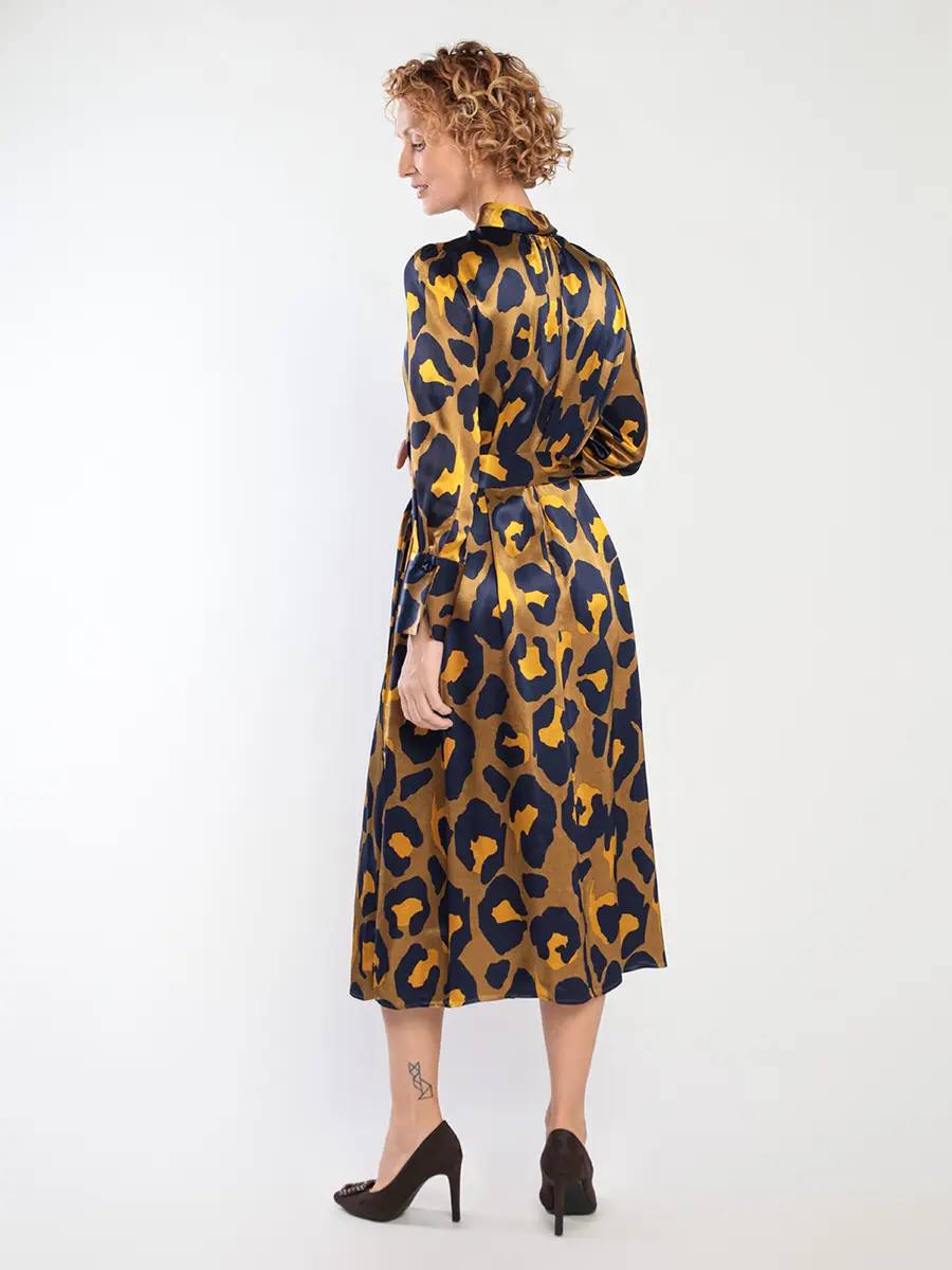 Платье свободного кроя с леопардовым принтом